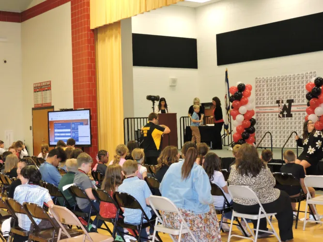 Weirton Elementary honors exemplary 4th graders